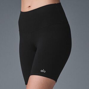 ALO 7" Airbrush Biker Short Black Size XXS 🖤